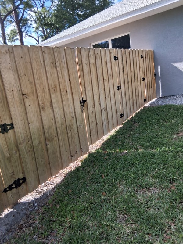Side-yard fence run along the property line